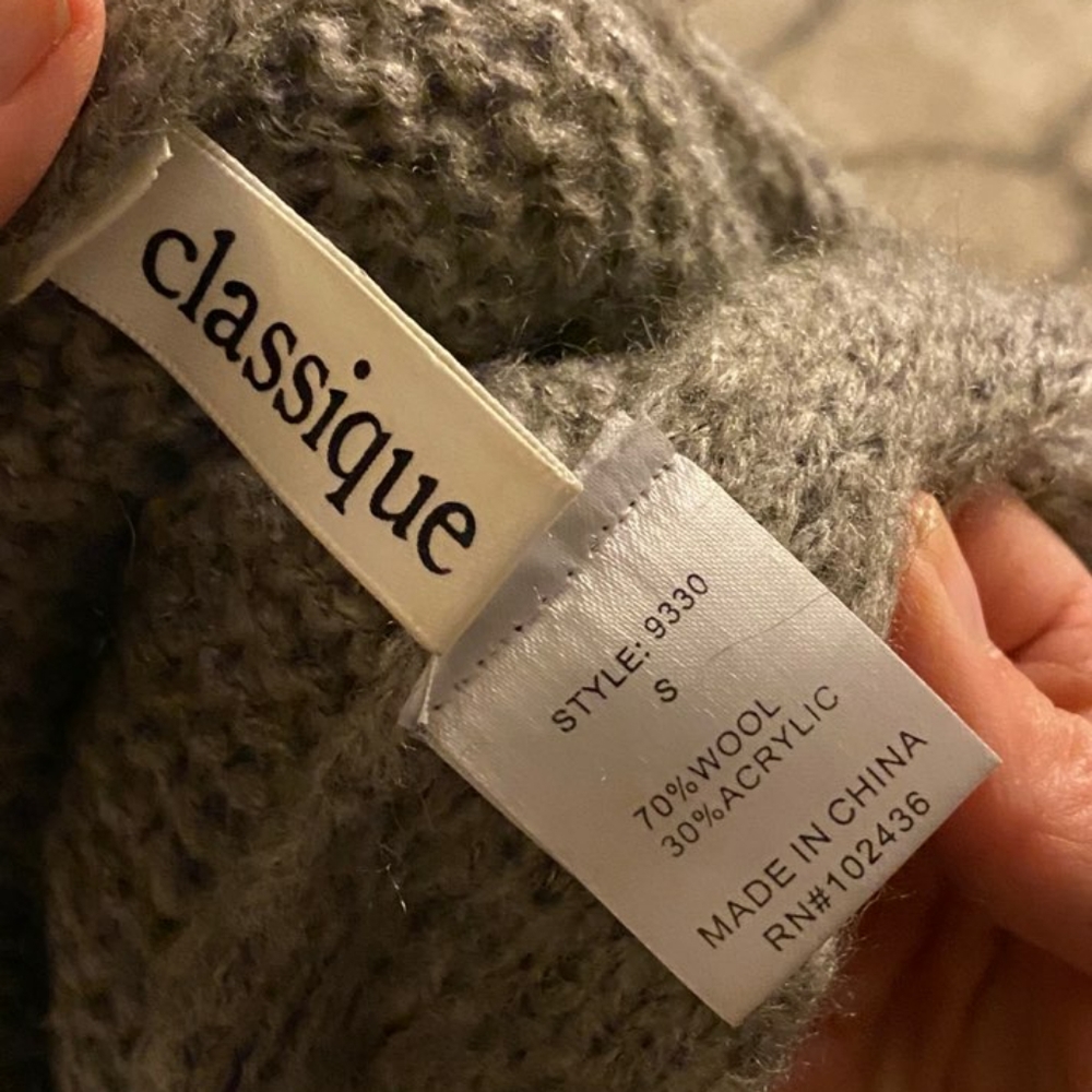 Sweater - Picture 5 of 5